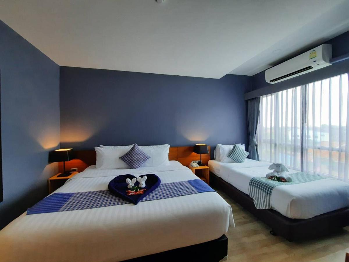 Comet Hotel Surat Thani Exterior foto