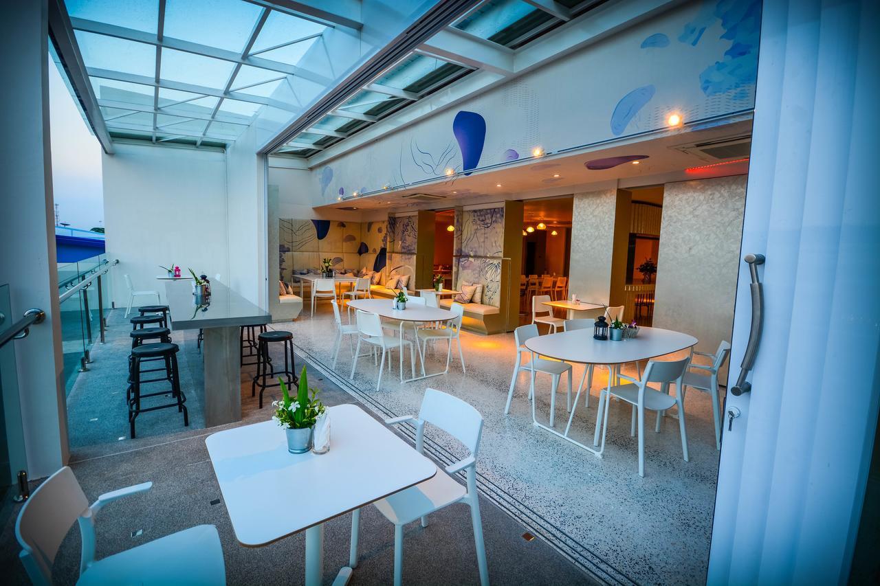 Comet Hotel Surat Thani Exterior foto