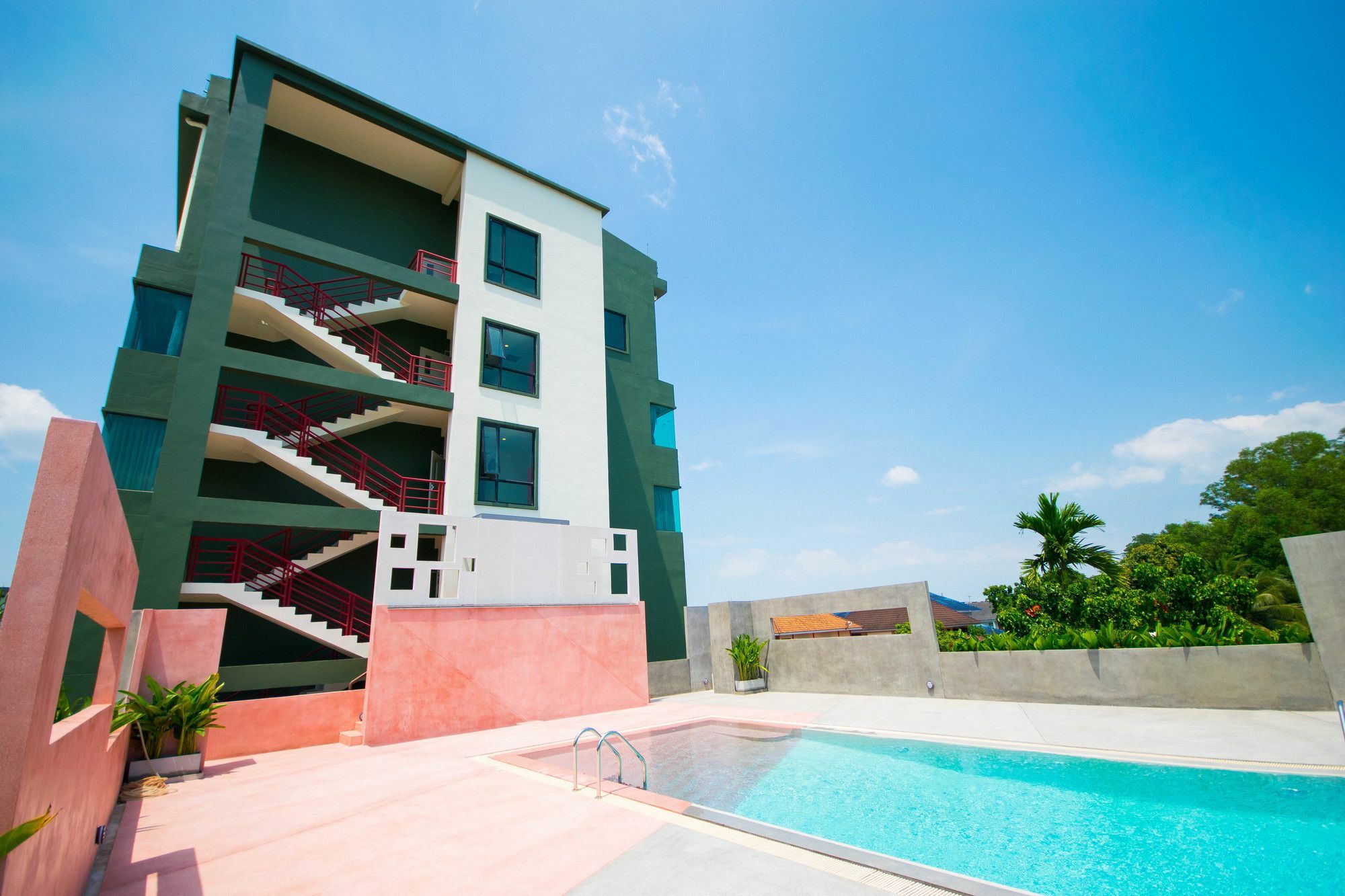 Comet Hotel Surat Thani Exterior foto